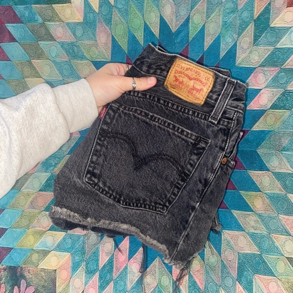 550 Black Levi Shorts - Picture 2 of 4